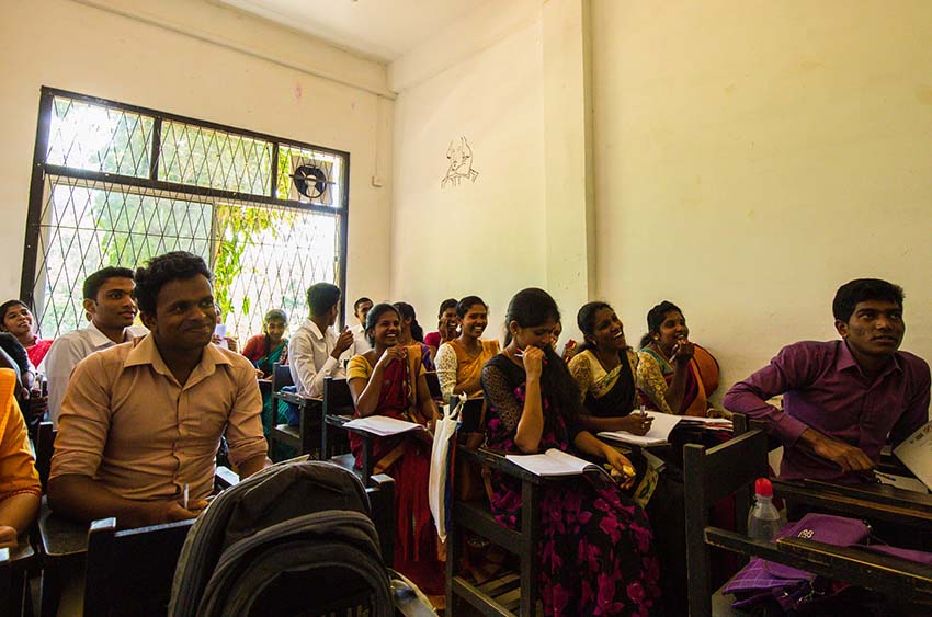 étudiants dans une classe au Sri Lanka